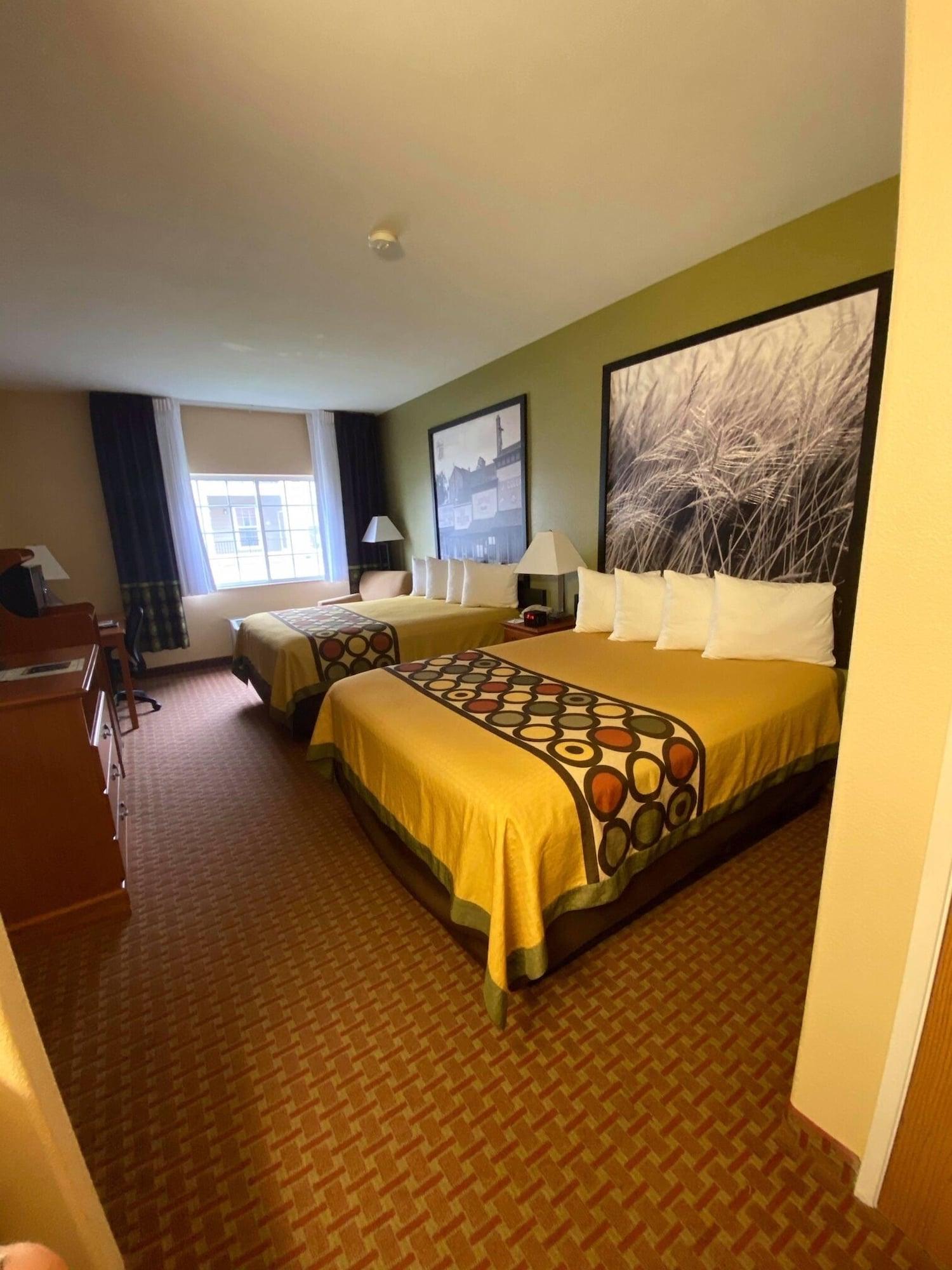 Super 8 By Wyndham Great Bend Hotel Bagian luar foto