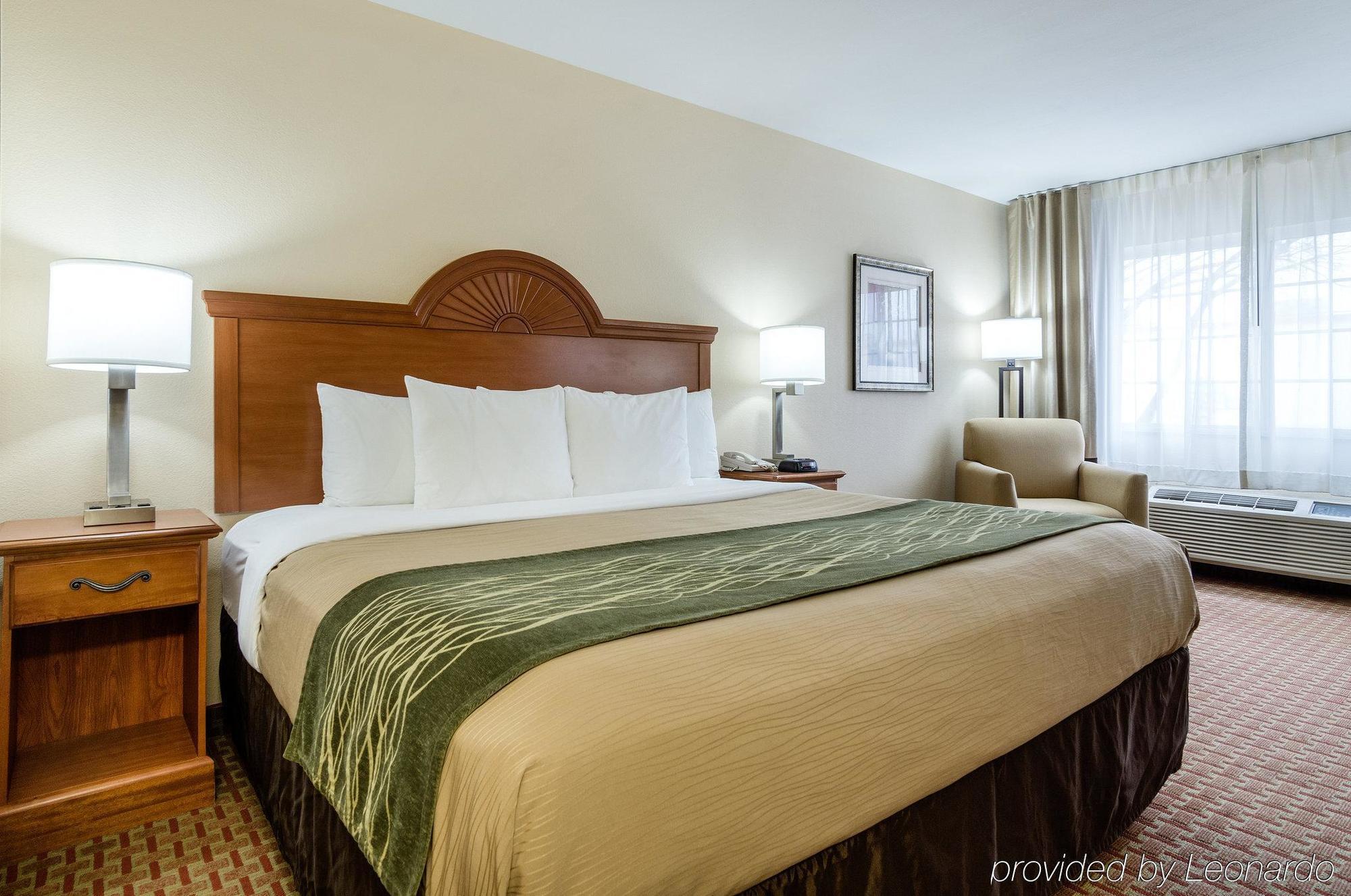 Super 8 By Wyndham Great Bend Hotel Bagian luar foto
