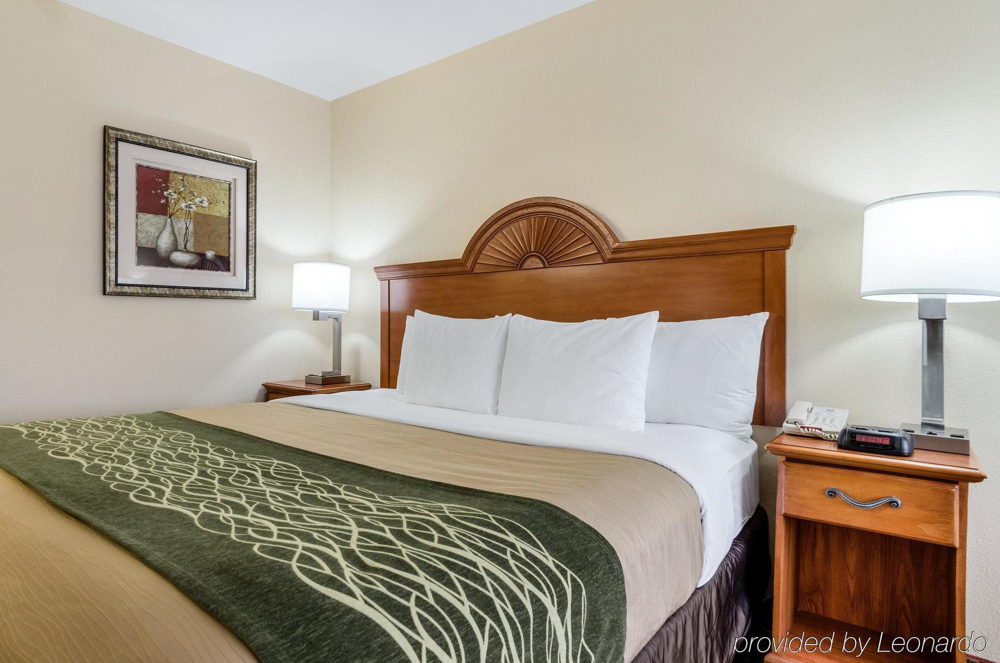 Super 8 By Wyndham Great Bend Hotel Bagian luar foto