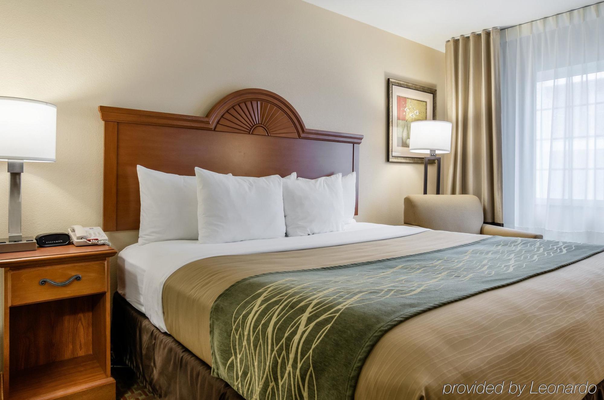 Super 8 By Wyndham Great Bend Hotel Bagian luar foto