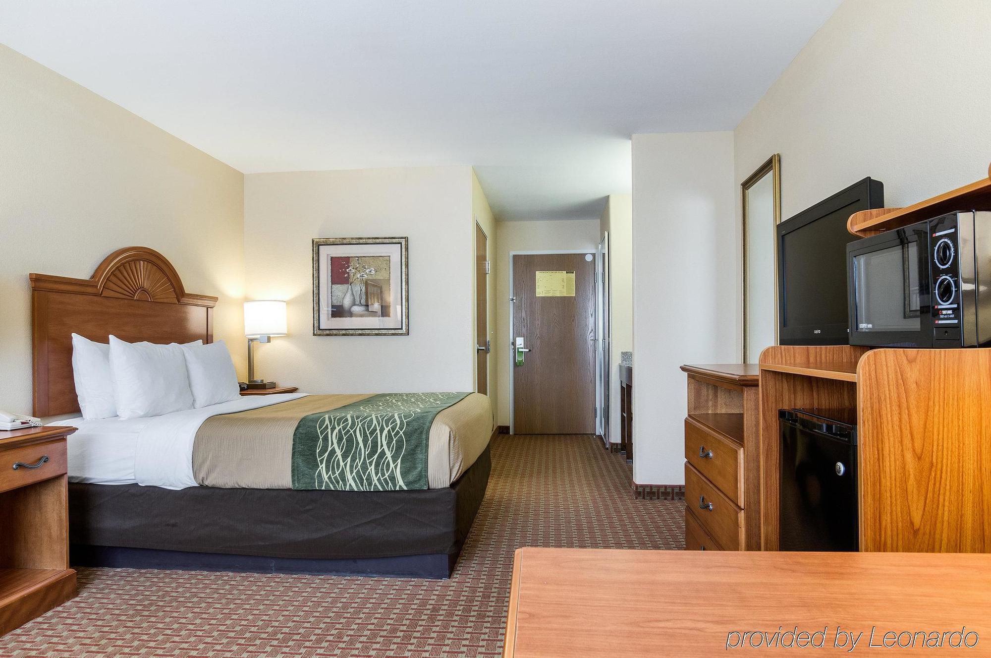 Super 8 By Wyndham Great Bend Hotel Bagian luar foto