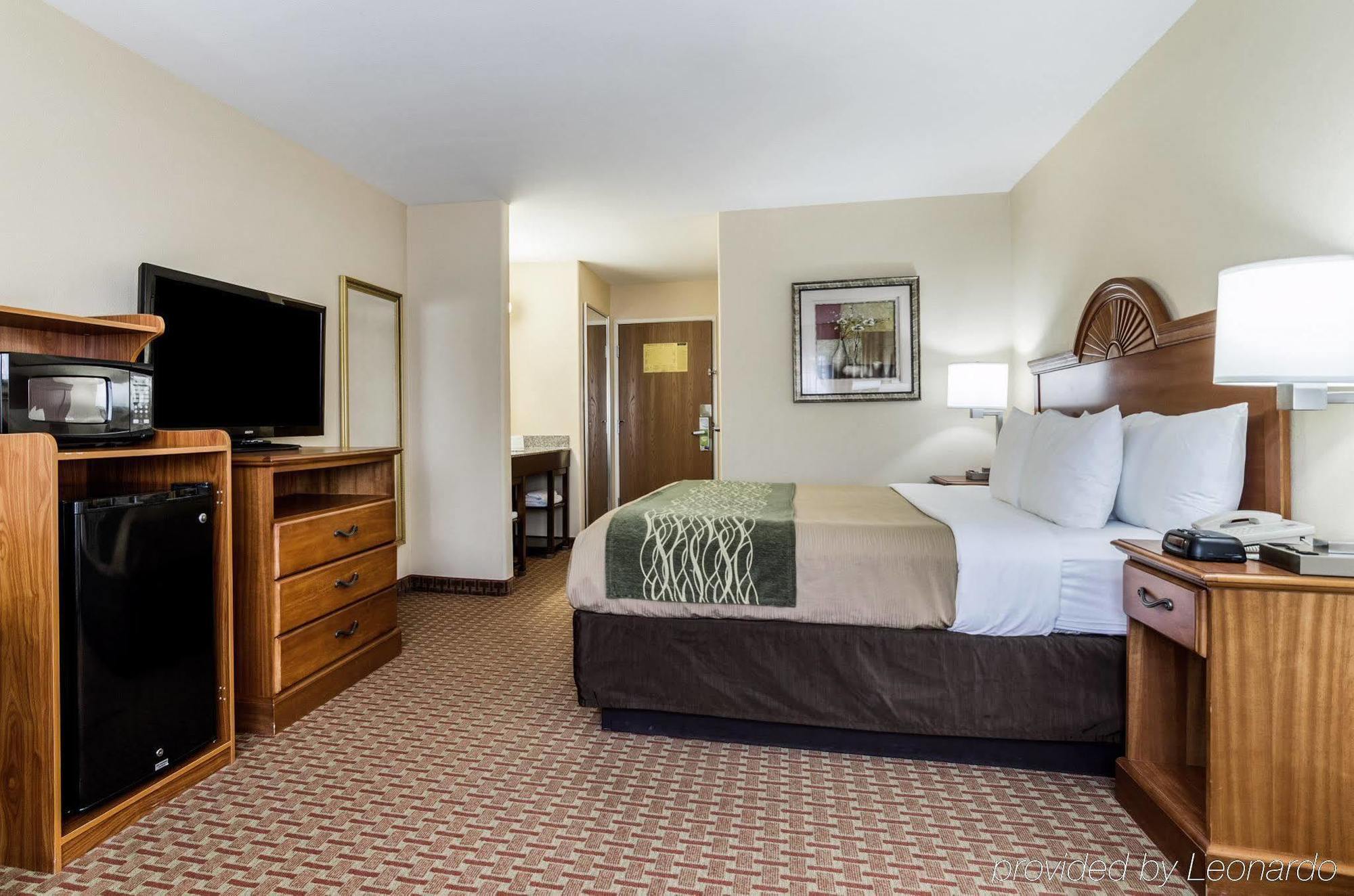 Super 8 By Wyndham Great Bend Hotel Bagian luar foto