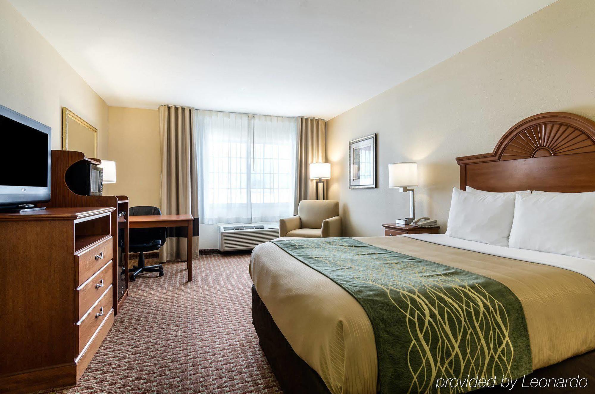 Super 8 By Wyndham Great Bend Hotel Bagian luar foto