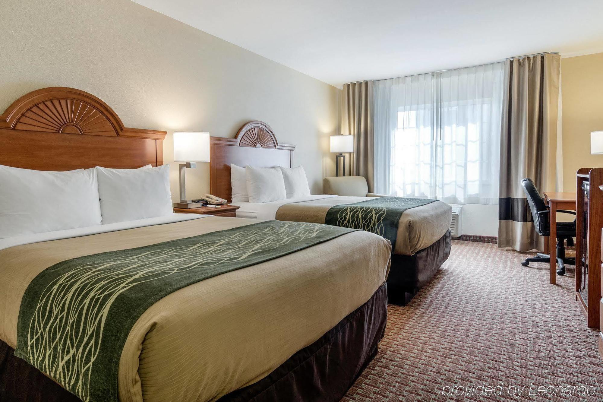 Super 8 By Wyndham Great Bend Hotel Bagian luar foto