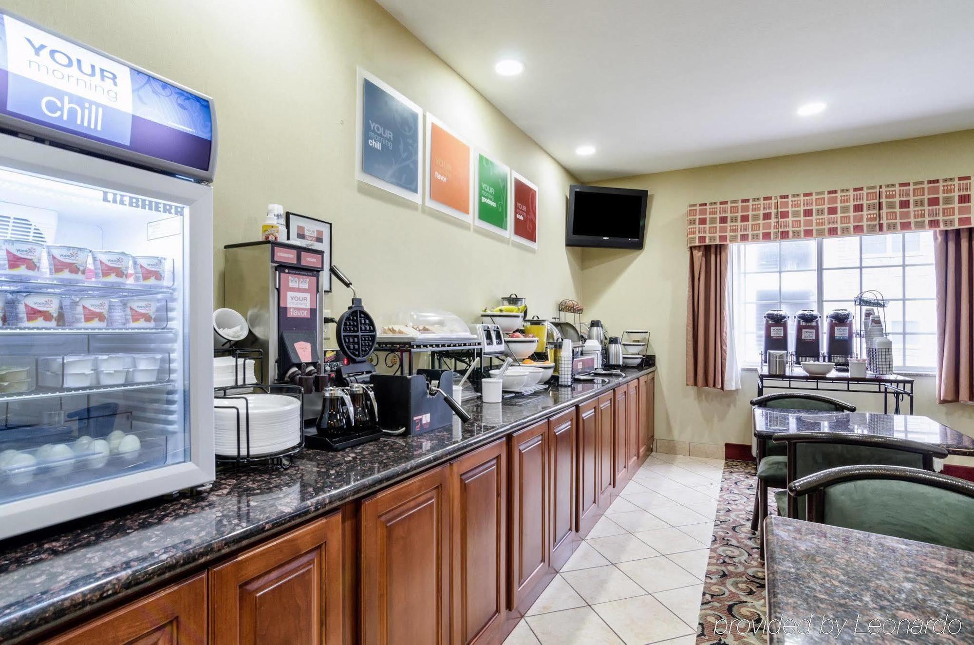 Super 8 By Wyndham Great Bend Hotel Bagian luar foto