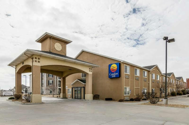 Super 8 By Wyndham Great Bend Hotel Bagian luar foto